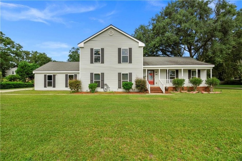 Welcome to this beautifully maintained traditional - Beach Home for sale in Brunswick, Georgia on Beachhouse.com
