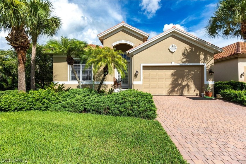 Presenting this TURNKEY furnished single story, lakefront home - Beach Home for sale in Fort Myers, Florida on Beachhouse.com