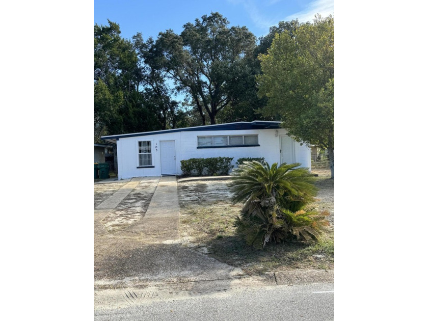 Investors opportunity! This has been a money-making rental and - Beach Home for sale in Fort Walton Beach, Florida on Beachhouse.com