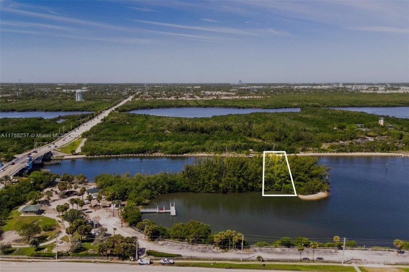ATTENTION INVESTORS! A rare opportunity to own the last - Beach Lot for sale in Hollywood, Florida on Beachhouse.com