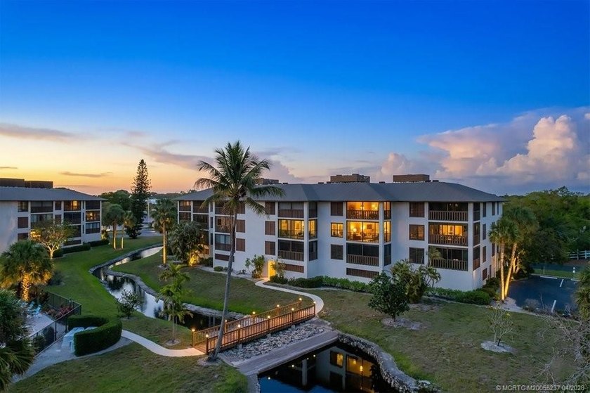 Rare Stuart condo, 55+ community, garage parking with elevator - Beach Condo for sale in Stuart, Florida on Beachhouse.com