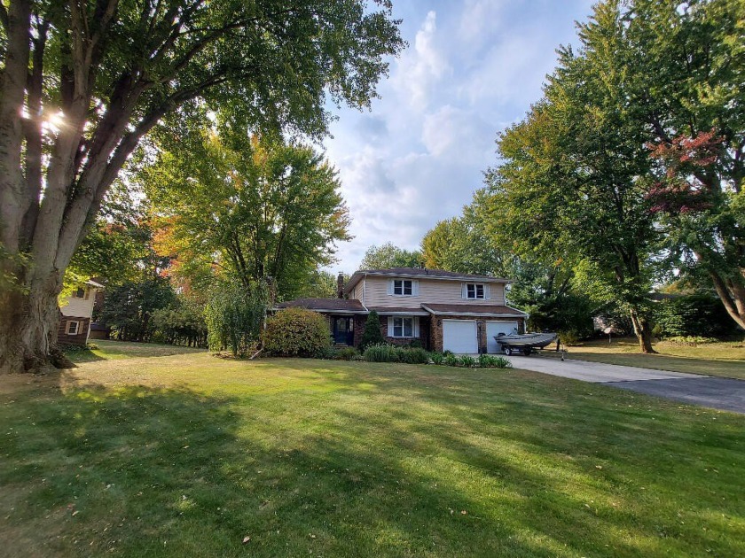 Beautiful 2 story home in a quiet, sought-after, neighborhood in - Beach Home for sale in Coloma, Michigan on Beachhouse.com