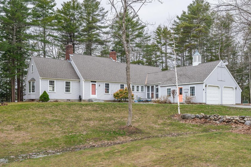 Your waterfront getaway awaits! Designed to celebrate 'The Way - Beach Home for sale in Woolwich, Maine on Beachhouse.com