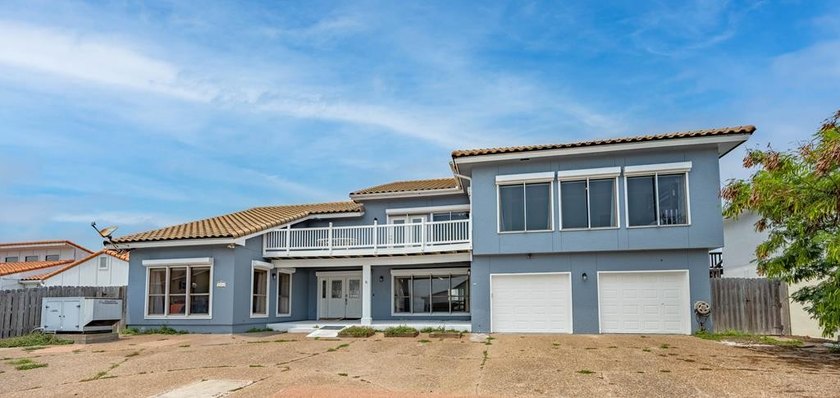 Paradise awaits you with this beautiful waterfront home. Perfect - Beach Home for sale in City by The Sea, Texas on Beachhouse.com