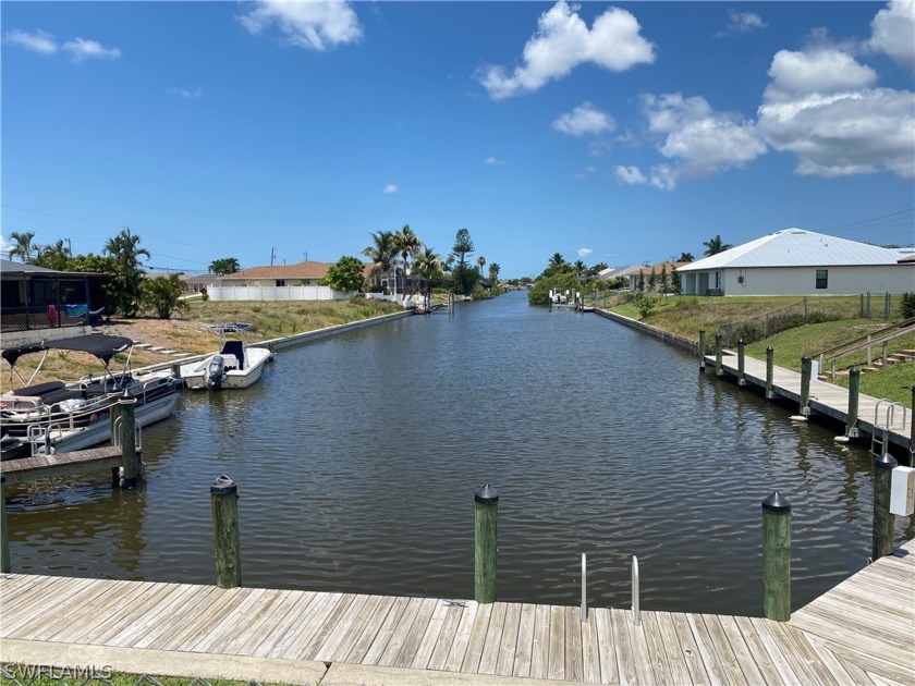 GULF ACCESS condo with only one bridge! Enjoy a beautiful boat - Beach Townhome/Townhouse for sale in Cape Coral, Florida on Beachhouse.com