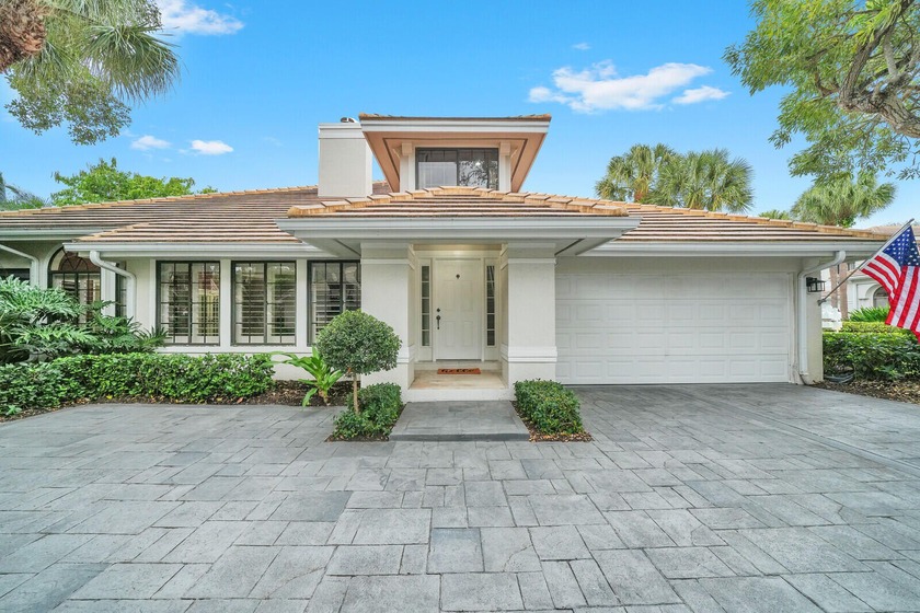 Welcome to a beautiful corner townhome in the sought-after gated - Beach Townhome/Townhouse for sale in Juno Beach, Florida on Beachhouse.com