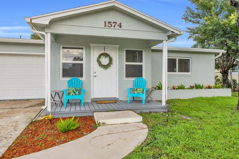 Exquisitely remodeled 3 bedroom, 2 bath residence located in the - Beach Home for sale in Jensen Beach, Florida on Beachhouse.com