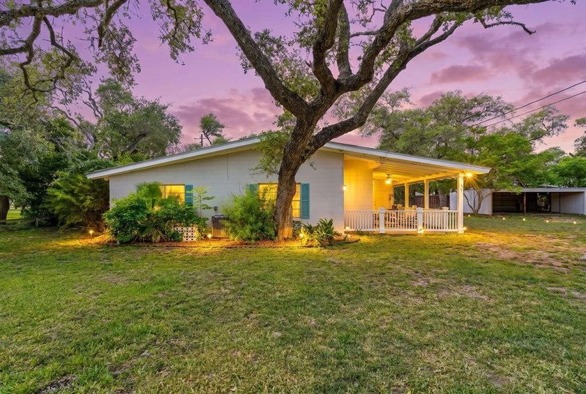 Being sold by the original family, Connally's Cottage has been a - Beach Home for sale in Fulton, Texas on Beachhouse.com