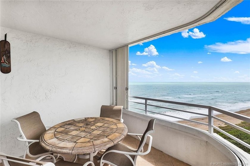 SW CORNER. 3 BEDROOMS!! 2 BATHS!! SPECTACULAR VIEWS OF THE OCEAN - Beach Condo for sale in Jensen Beach, Florida on Beachhouse.com