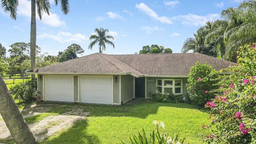 Welcome to this one-of-a-kind 3BR/3BA lakefront home in Hobe - Beach Home for sale in Hobe Sound, Florida on Beachhouse.com
