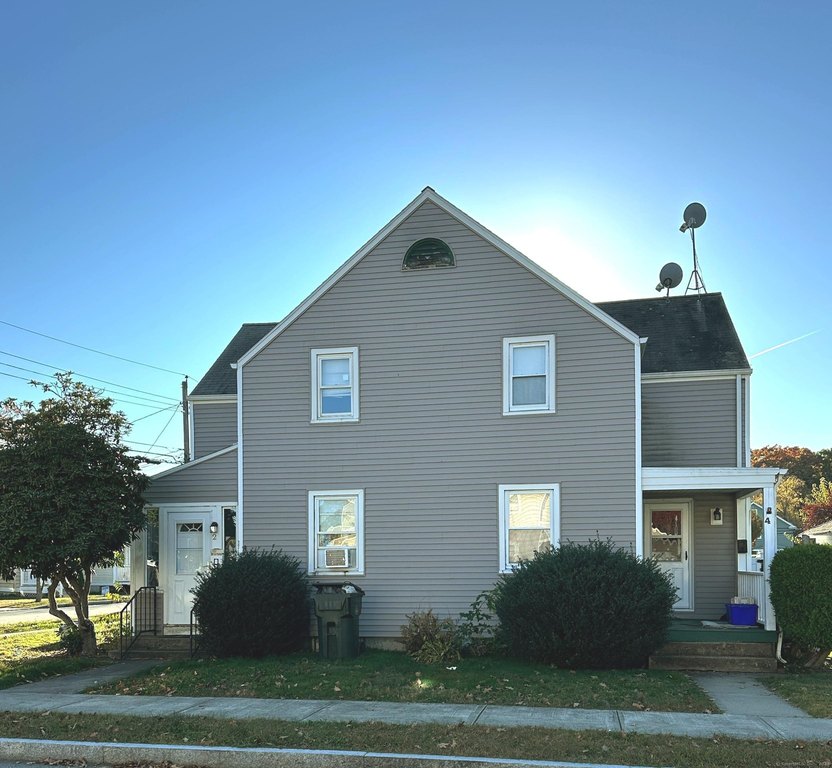 Welcome to 2-4 Marshall Pl. This fantastic side by side duplex - Beach Home for sale in New London, Connecticut on Beachhouse.com