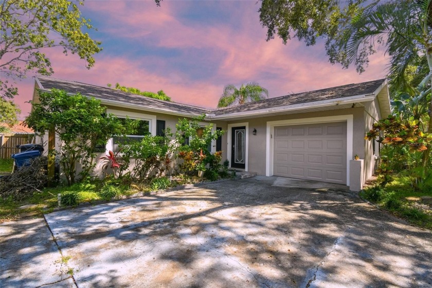 THIS HOUSE STOOD STRONG! WAS NOT DAMAGED DURING HURRICANE! NO - Beach Home for sale in Oldsmar, Florida on Beachhouse.com