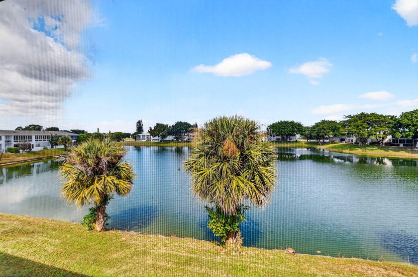 Ouah ! $1 Million view ! Don't miss the opportunity to own your - Beach Condo for sale in West Palm Beach, Florida on Beachhouse.com