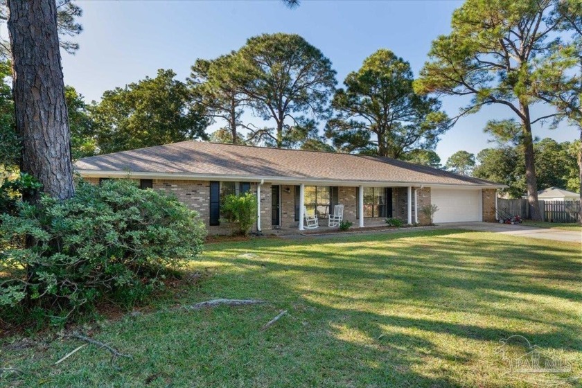 Wonderfully renovated 5 bed 3 bathroom detached property ,Corner - Beach Home for sale in Gulf Breeze, Florida on Beachhouse.com