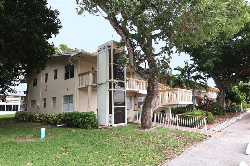 Beautifully maintained 1-bedroom, 1.5-bathroom condo located in - Beach Condo for sale in Deerfield Beach, Florida on Beachhouse.com