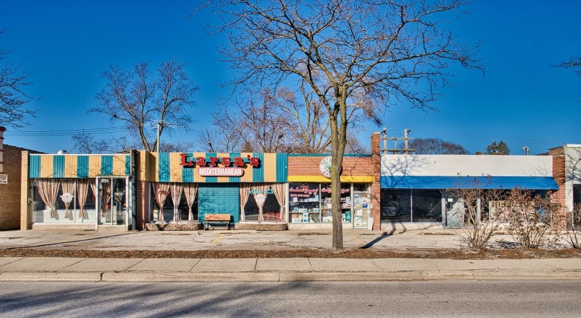 Skokie's superb opportunity, 6-retail stores plaza converted to - Beach Commercial for sale in Skokie, Illinois on Beachhouse.com