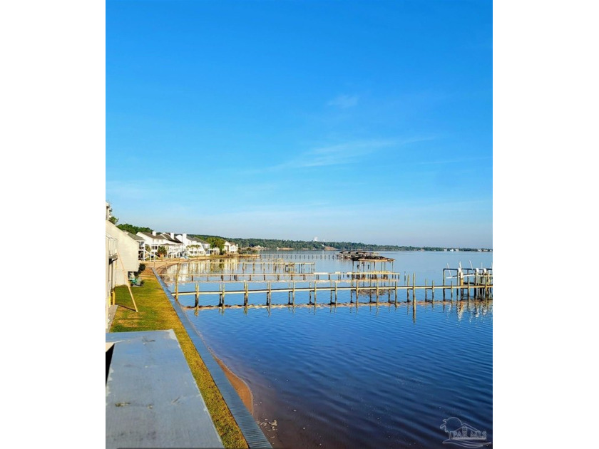 Centrally located Pensacola townhome on Escambia Bay with some - Beach Home for sale in Pensacola, Florida on Beachhouse.com