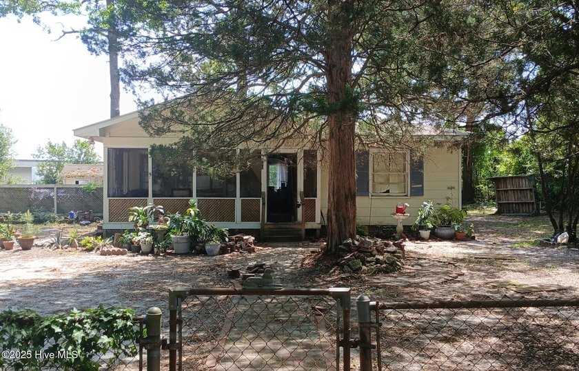 Boat loads of potential on this rare investment opportunity! - Beach Home for sale in Wilmington, North Carolina on Beachhouse.com