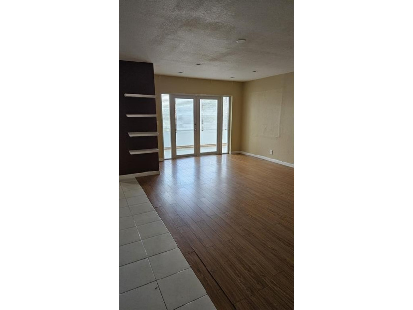 Just Listed!!  This beautiful 2/2 Unit features a completely - Beach Condo for sale in Fort Lauderdale, Florida on Beachhouse.com