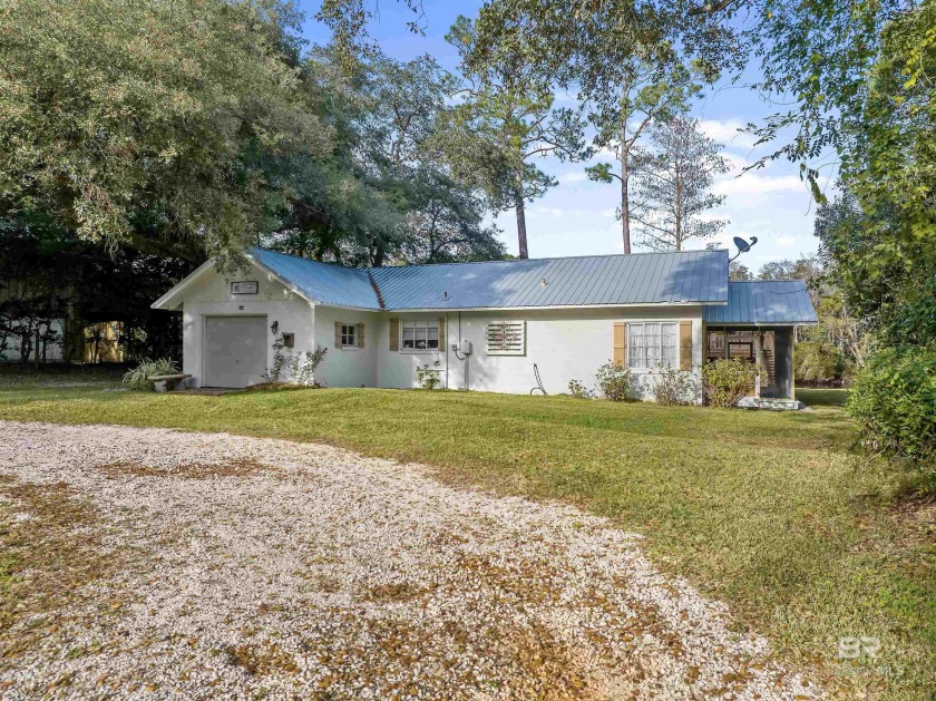 This SWEET Cozy River Cottage is the perfect get-away, full time - Beach Home for sale in Fairhope, Alabama on Beachhouse.com