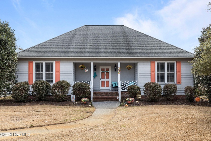 Stop the search, because 107 Harbour Drive is the jaw-dropper - Beach Home for sale in Hubert, North Carolina on Beachhouse.com