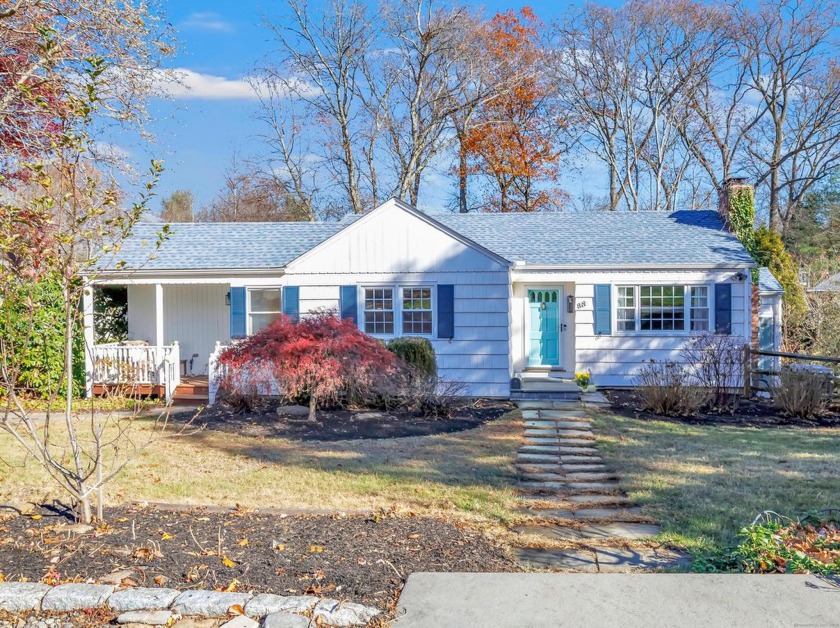 A rare gem in the University area, 88 Knollwood offers 1,829 sf - Beach Home for sale in Fairfield, Connecticut on Beachhouse.com