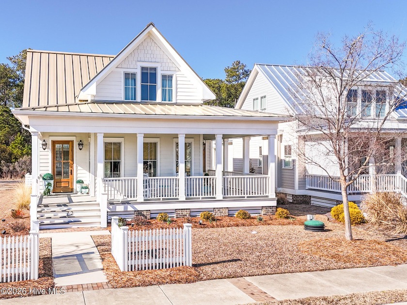 THE COASTAL HAVEN YOU'VE BEEN WAITING FOR! Experience refined - Beach Home for sale in Oriental, North Carolina on Beachhouse.com