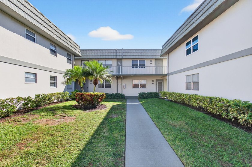 The peaceful 393 Flanders I in the Kings Point 55+ Community a - Beach Condo for sale in Delray Beach, Florida on Beachhouse.com