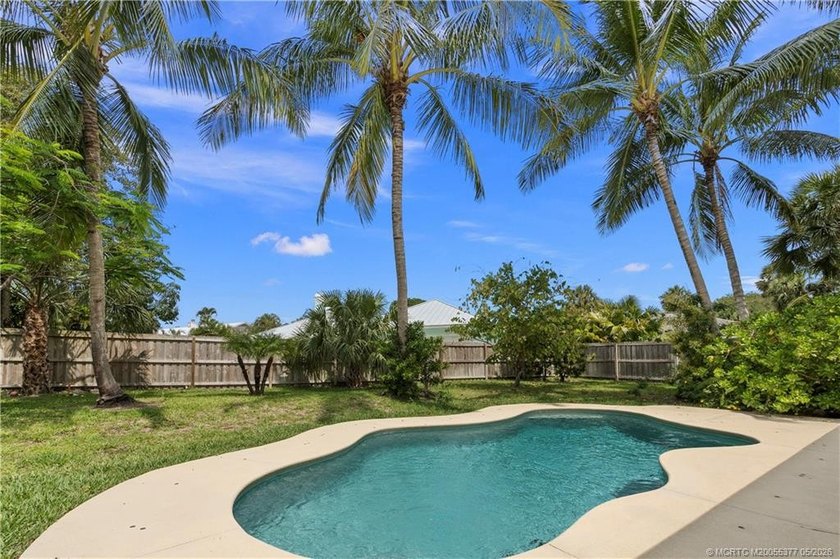 Sewall's Point 5Bed 4Bath 2Car Garage on over 1/2 acre lot with - Beach Home for sale in Sewalls Point, Florida on Beachhouse.com