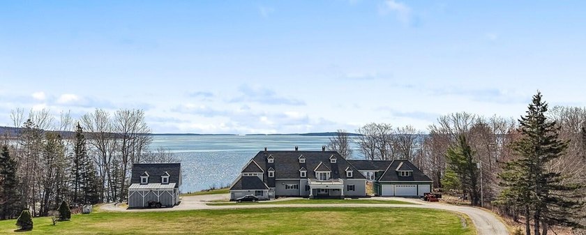 Luxurious oceanfront property on 9.4 acres with 562 ft of - Beach Home for sale in Blue Hill, Maine on Beachhouse.com