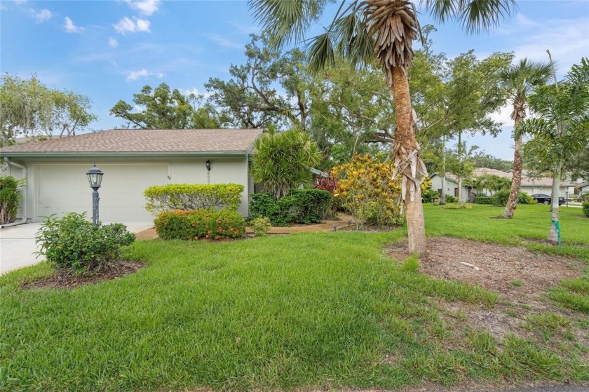Well-Maintained 3BR/2BA Villa in Bent Tree Hammocks III - No Age - Beach Home for sale in Sarasota, Florida on Beachhouse.com