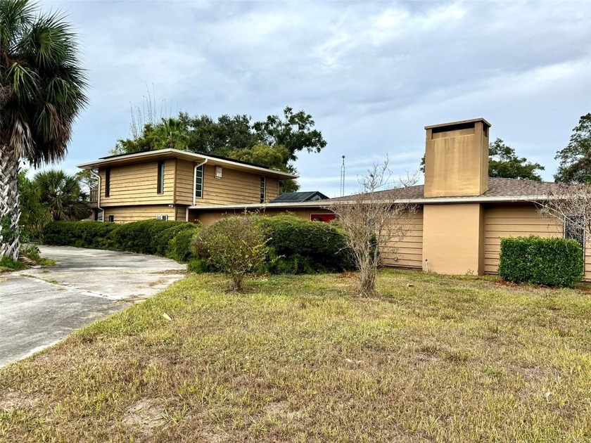 Unlock the Potential In Palm Harbor! A rare opportunity awaits - Beach Home for sale in Palm Harbor, Florida on Beachhouse.com