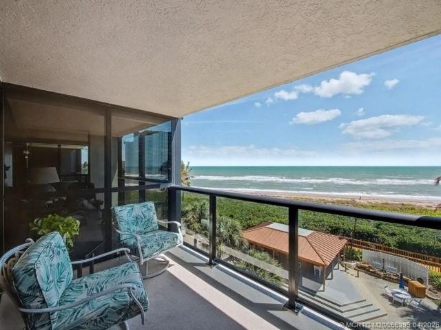 Welcome to *THE* Island Lifestyle! Begin your days of paradise - Beach Condo for sale in Jensen Beach, Florida on Beachhouse.com