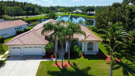 PARADISE Awaits in this SPECTACULAR WATERFRONT Home Located in - Beach Home for sale in Tarpon Springs, Florida on Beachhouse.com