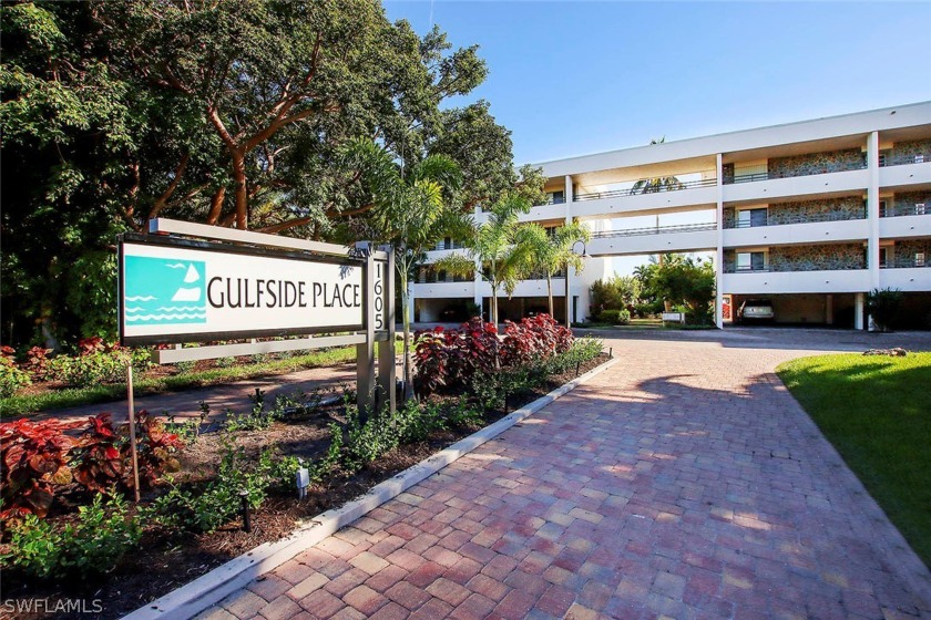This stunning condo commands wonderful views of the Gulf of - Beach Condo for sale in Sanibel, Florida on Beachhouse.com