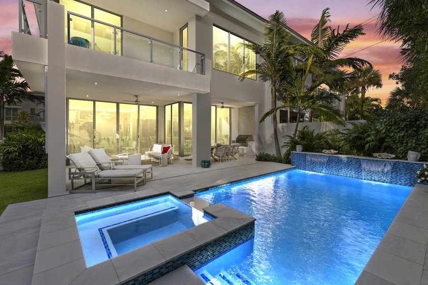 RARELY AVAILABLE PRIVATE contemporary residence steps from Juno - Beach Townhome/Townhouse for sale in Juno Beach, Florida on Beachhouse.com