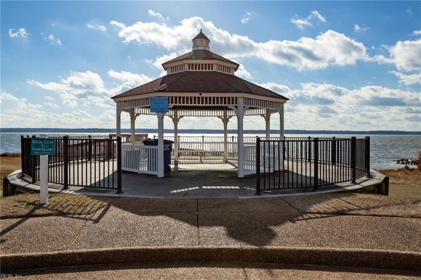 Why wait for the weekend when you can venture out on kayaks and - Beach Home for sale in Hayes, Virginia on Beachhouse.com