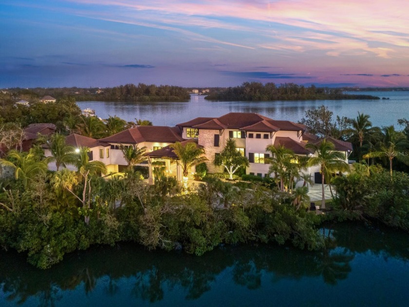 Discover your very own island paradise on world-famous Siesta - Beach Home for sale in Sarasota, Florida on Beachhouse.com