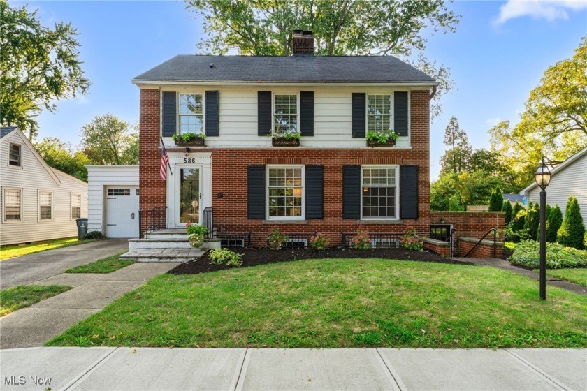 Rare opportunity in Harbour Town's Historic District! This - Beach Home for sale in Vermilion, Ohio on Beachhouse.com