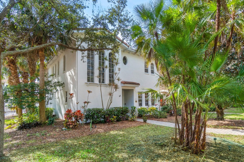 Welcome to 42 Stoney Drive, an elegant 4-bedroom, 4-bath - Beach Home for sale in Palm Beach Gardens, Florida on Beachhouse.com