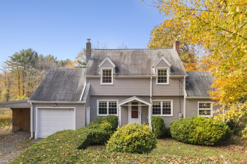 Charming colonial with easy access to downtown Guilford. Move - Beach Home for sale in Guilford, Connecticut on Beachhouse.com