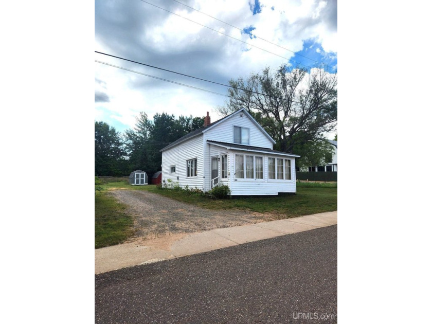 Life in the Upper Peninsula of Michigan is great! If you're - Beach Home for sale in Big Bay, Michigan on Beachhouse.com