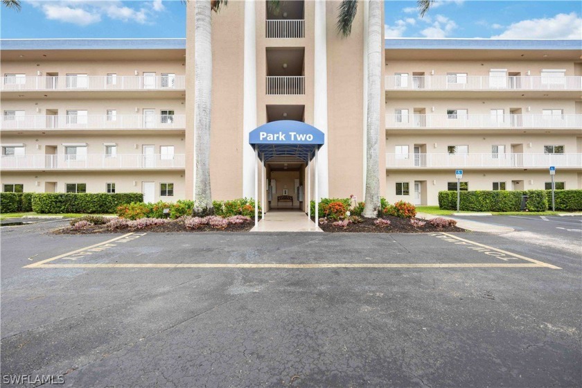 SELLER MOTIVATED! NO HURRICANE DAMAGE! Seize the rare - Beach Condo for sale in Fort Myers, Florida on Beachhouse.com