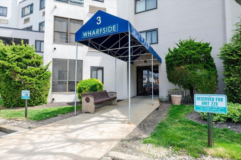 2 Bedroom 2 Full Bath offers 1,141 sq ft, including a private - Beach Condo for sale in Freeport, New York on Beachhouse.com