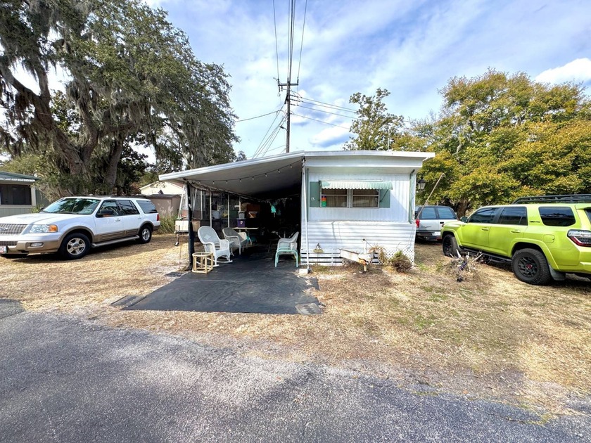 Welcome to Unit 32 in the desirable 55+ Live Oak Mobile Home - Beach Home for sale in Port Orange, Florida on Beachhouse.com