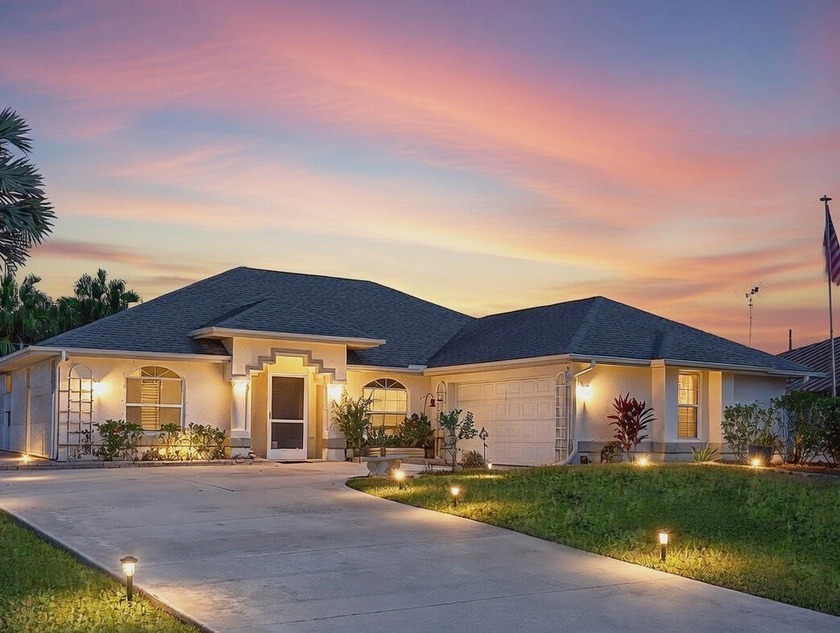 Welcome home to this Sandpiper Bay residence built in 1994 with - Beach Home for sale in Port Saint Lucie, Florida on Beachhouse.com