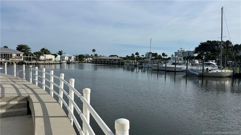 Views Views Views! Inviting 1 bed, 1 bath beach cottage with - Beach Home for sale in Jensen Beach, Florida on Beachhouse.com