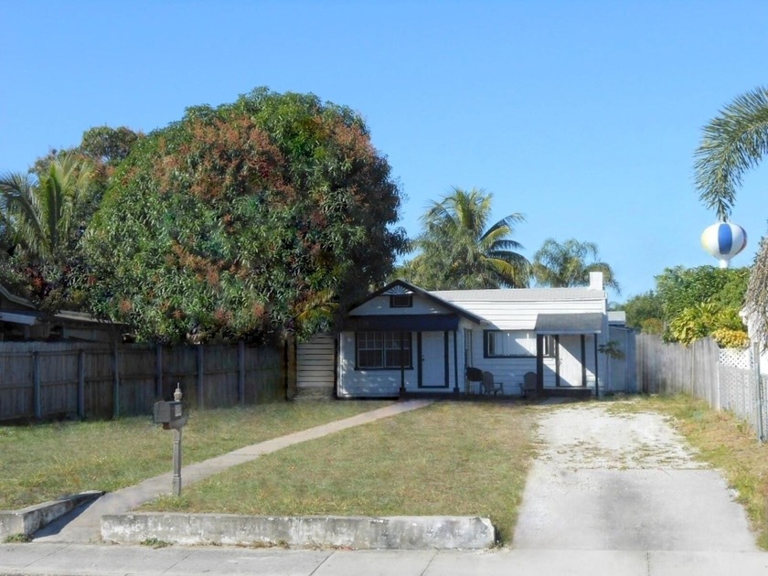 Attention INVESTOR-BUILDERS!  Quickly go research Lake Worth - Beach Home for sale in Lake Worth Beach, Florida on Beachhouse.com