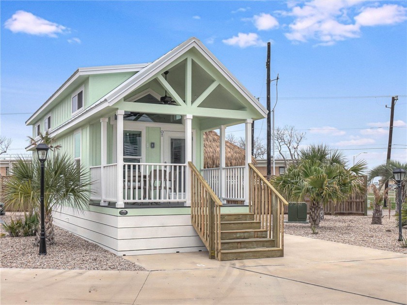 Short Term Rentals Allowed! Owner Financing available. Cozy - Beach Condo for sale in Port Aransas, Texas on Beachhouse.com