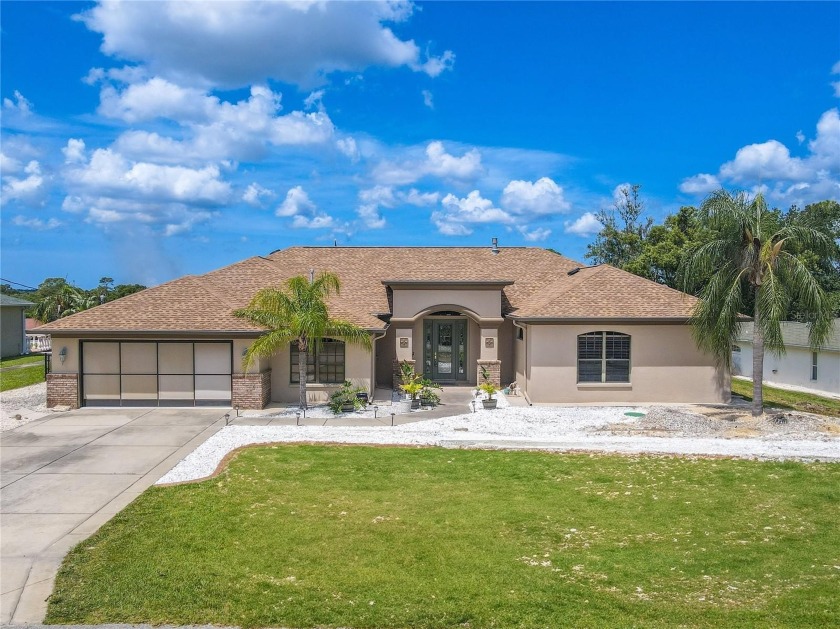 Welcome to this exceptional custom-built Alexander home - Beach Home for sale in Spring Hill, Florida on Beachhouse.com